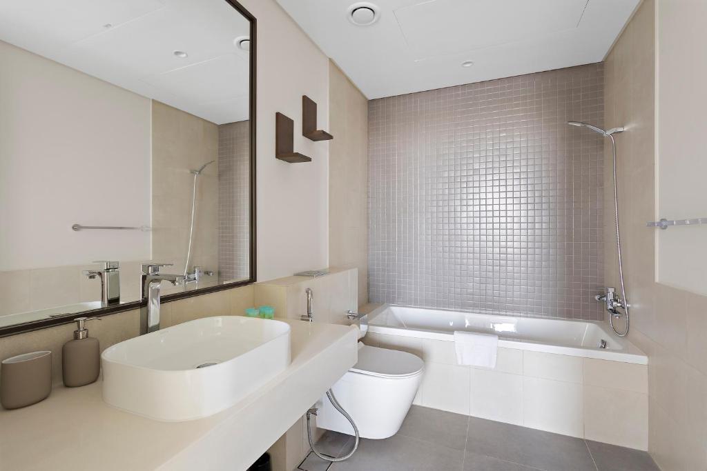 هتل اسپیشس وان بی آر آپت وسل - Spacious 1BR APT Wasl