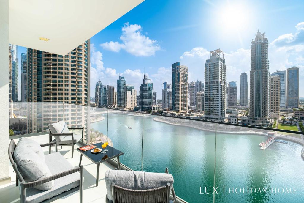 هتل لوکس لیو کنتِمپُری فیول مارینا ویو سوئیت - LUX LIV Contemporary Full Marina View Suite