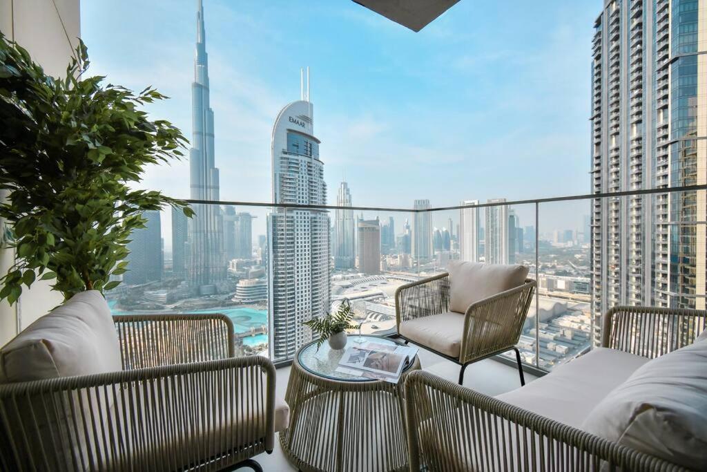 هتل برج رویال-مجیکال برج & فونتین اسکای ویوز 3+1 بی آر آپت - Burj Roayle-Magical Burj & Fountain Sky Views 3+1 BR APT