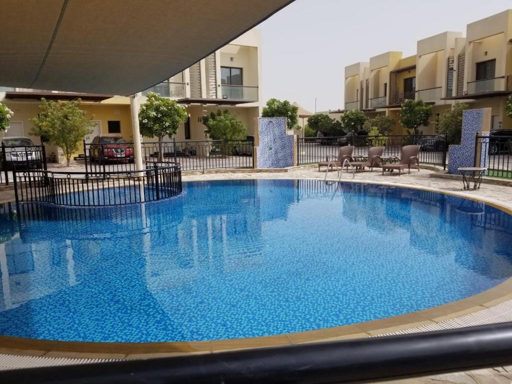 هتل اِلِگَنْت 2-بِد ویلا هال، جی 1 Elegant 2-Bed Villa Hall, G1