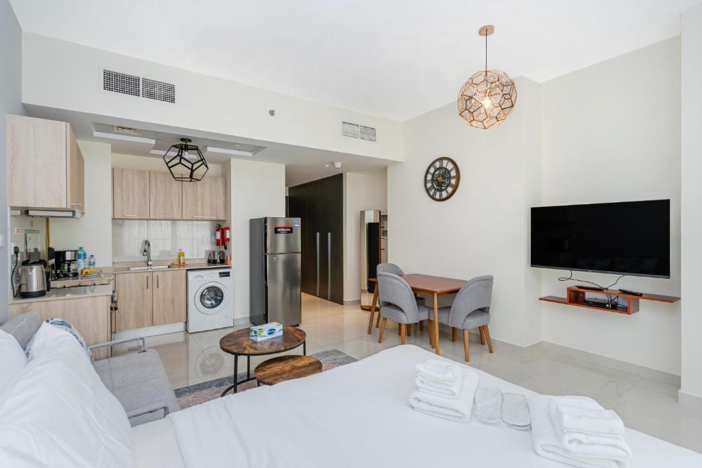 هتل سیتی‌اسکیپ استودیو آی جیم، پُول، اند کُزی ویوز - Cityscape Studio I Gym, Pool, & Cozy Views