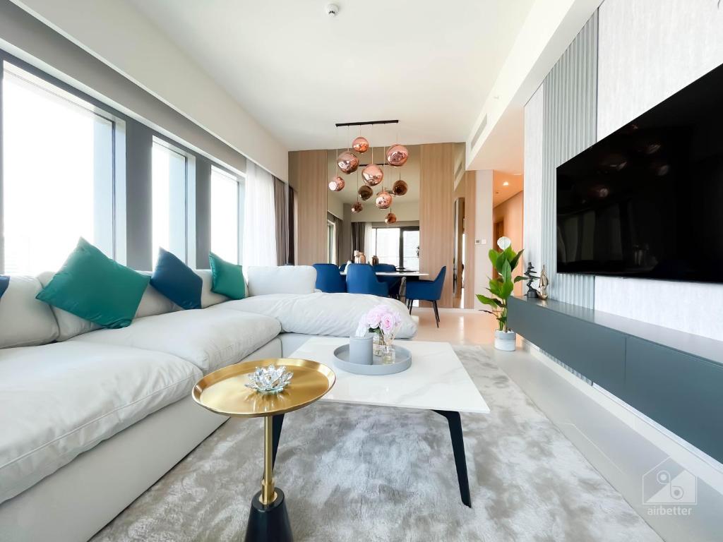 هتل لاگژوریاوس اپت وید برتسکینگ ویو این داونتاون - Luxurious Apt with breathtaking view in Downtown