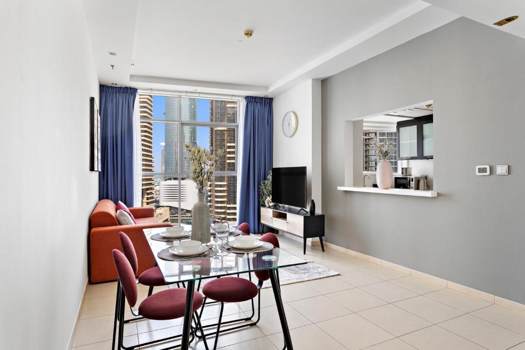 هتل استون تری - فولی فرنیشد وان بی آر این دبی مارینا - StoneTree - Fully Furnished 1BR in Dubai Marina