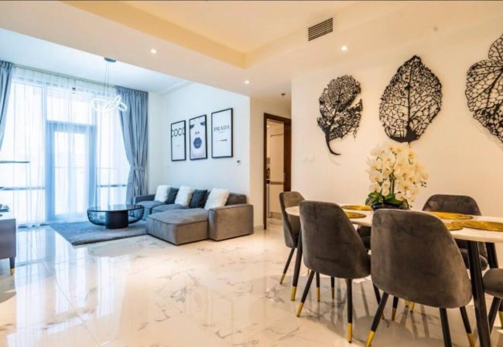 هتل امنا تاور وید آ بیوتیفول ویو اند آ چیک استایل - Amna tower with a beautiful view and a chic style