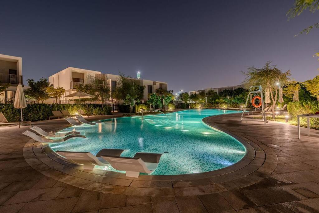 هتل نایس 3 بد رومز این تیلال ال غاف - Nice 3 bedrooms in Tilal Al Ghaf