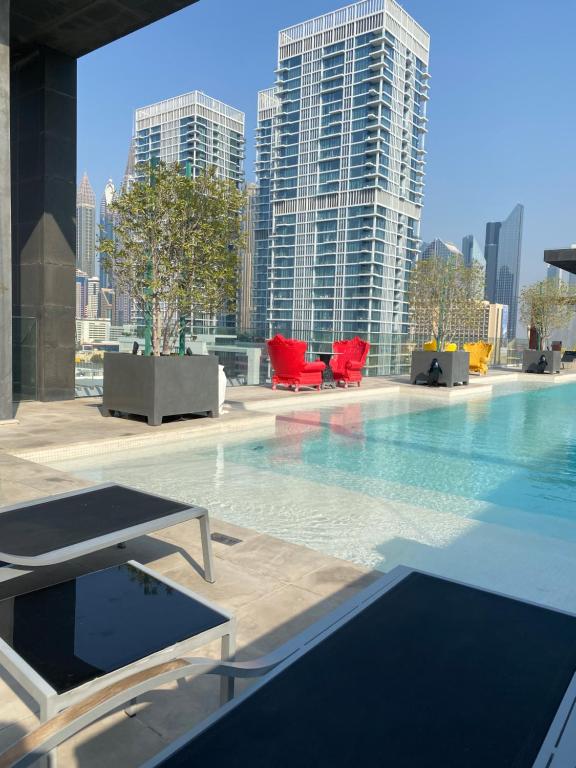 هتل مدرن 2بی آر اند ماید روم وید بیگ تراس سیتی واک - Modern 2BR and maid room with big terrace city walk