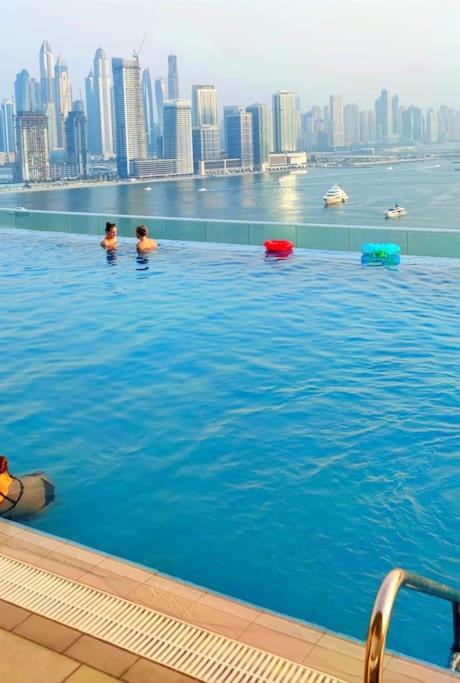 هتل امیزینگ آپارتمان ویت اینفینیتی پول - Amazing apartment with infinity pool