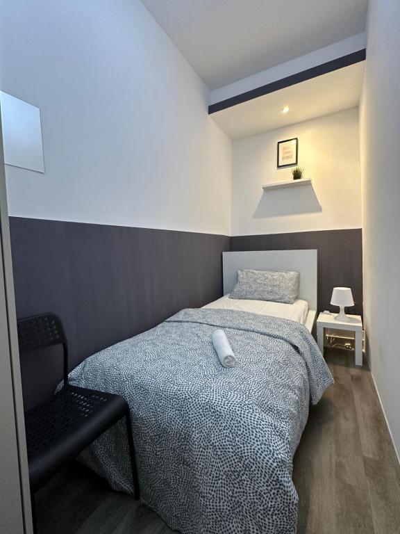 هتل تراولر پارتیشن روم این ال بارشا 1 نیار مترو Traveller Partition Room in Al Barsha 1 Near Metro