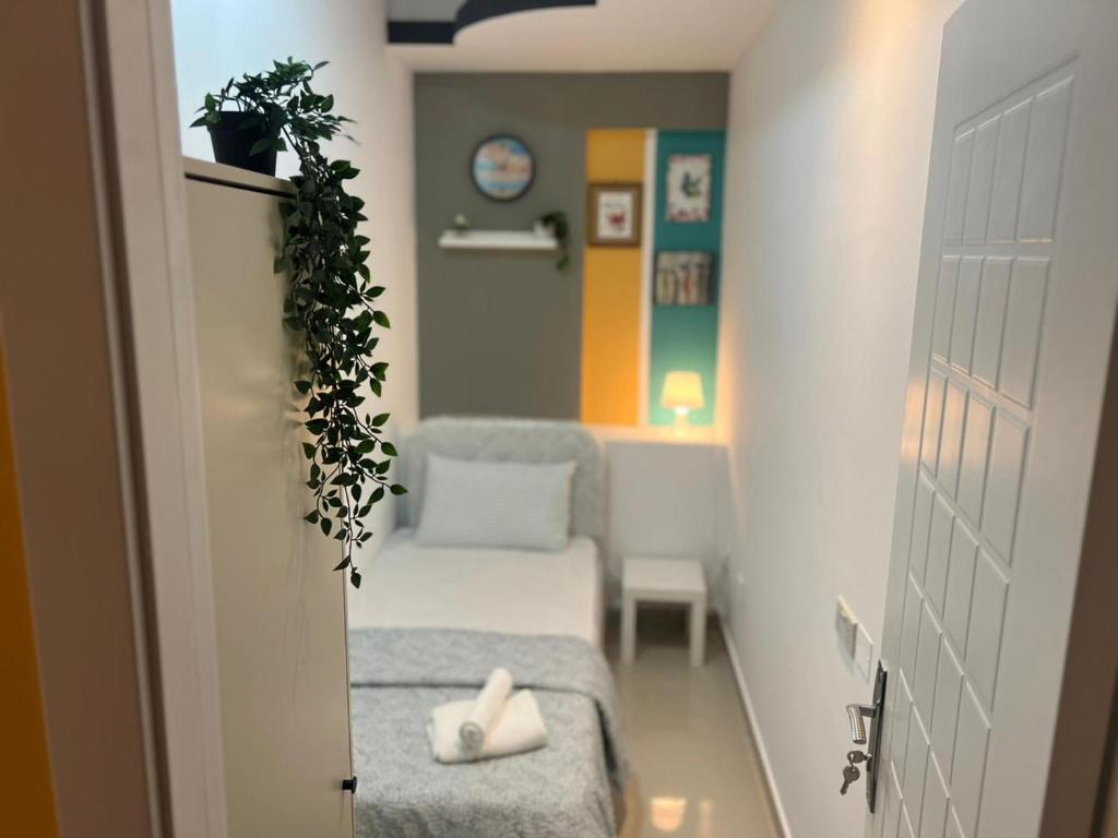 هتل گلاموراس پارتیشن روم این بارشا 1 نییر مترو Glamorous Partition Room in Barsha 1 Near Metro