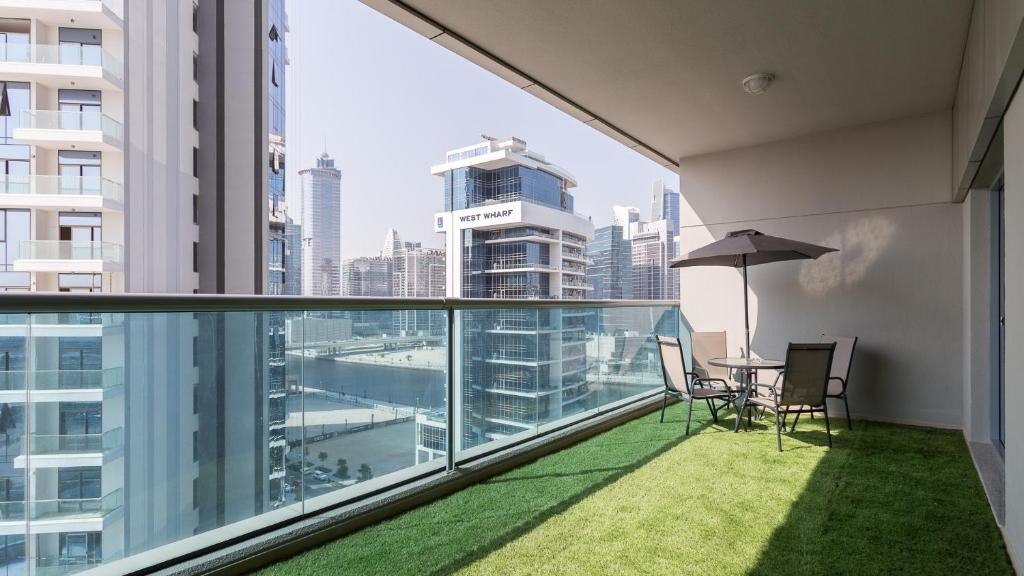 هتل لاکسوری استیکیشن - الیگنت وان بی آر آپارتمان در د هارت آو دبی - Luxury StayCation - Elegant 1BR Apartment in the Heart of Dubai
