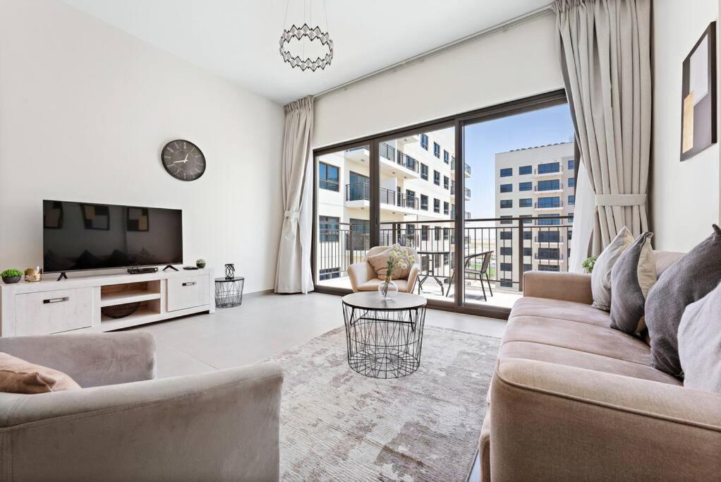 هتل استون تری - اسپیسیس 2 بی آر آپارتمنت این گلف ویوز بلاک ای - StoneTree - Spacious 2BR Apartment in Golf Views Block A