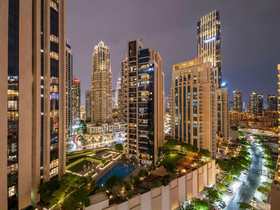 هتل فیرست کلاس 2 بی آر وید فول بولوار ویو - FIRST CLASS 2BR with Full Boulevard View