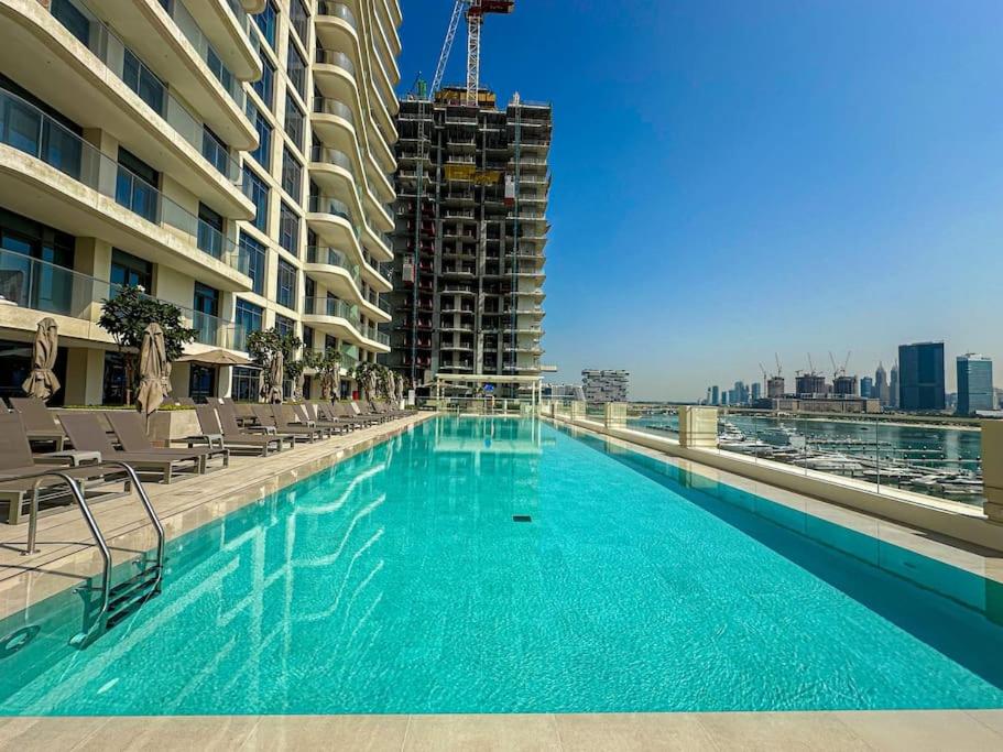 هتل های گستس - ایمر بیچفرانت هیون ویت ماجستیک مارینا ویوز - HiGuests - Emaar Beachfront Haven with Majestic Marina Views