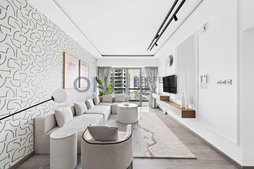 هتل لاکسوریس 1-بد روم آپارتمان ویت اسپکتاکولار ویوز - Luxurious 1-Bedroom Apartment with Spectacular Views