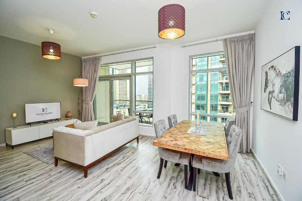 هتل وان بی آر ویت برج خلیفه ویو - لفت سنترال - 1BR with Burj Khalifa View - Loft Central