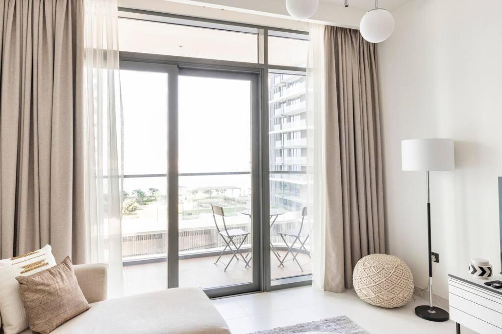 هتل لاکچری بیچ فرانت 1 بی آر - Luxury Beach Front 1BR