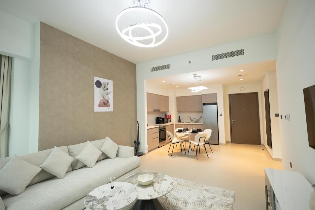 هتل ام اچ - اکت وان اکت تو - 1 بیدروم - رفرنس 502 - MH - Act One Act Two - 1 Bedroom - REF502