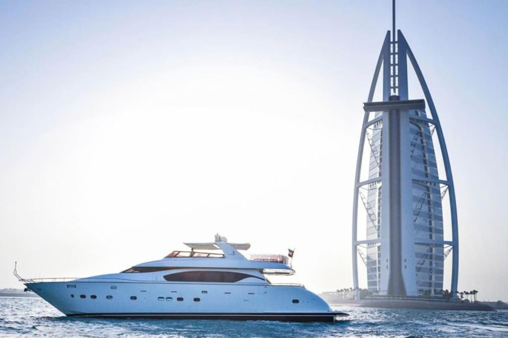 هتل آفر-بوک 4 بی آر ویلا اند راید ات لاکچری یاخت فری OFFER-Book 4BR Villa and Ride at Luxury Yacht FREE