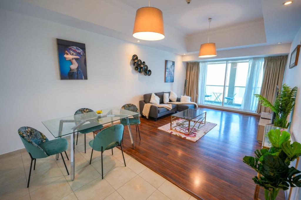 هتل اکسپریس آی کنیک برج خلیفه، ویوز فروم ديس اپت - Experience Iconic Burj Khalifa Views from this Apt