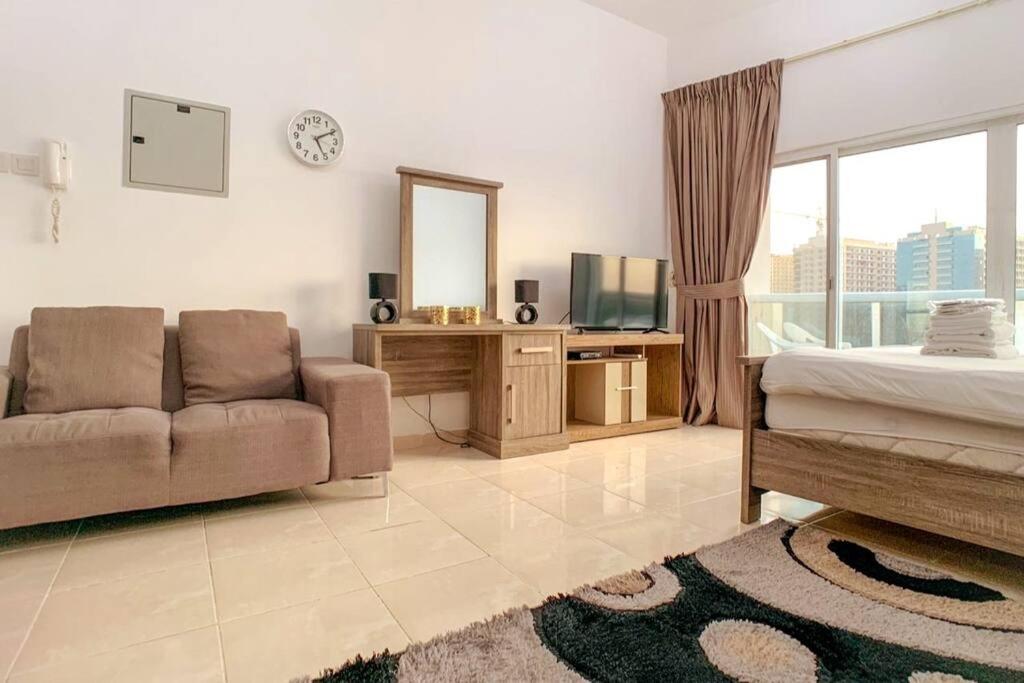 هتل استون تری - فرنیشر استودیو این پیسفول لوکیشن - StoneTree - Furnished Studio in Peaceful Location