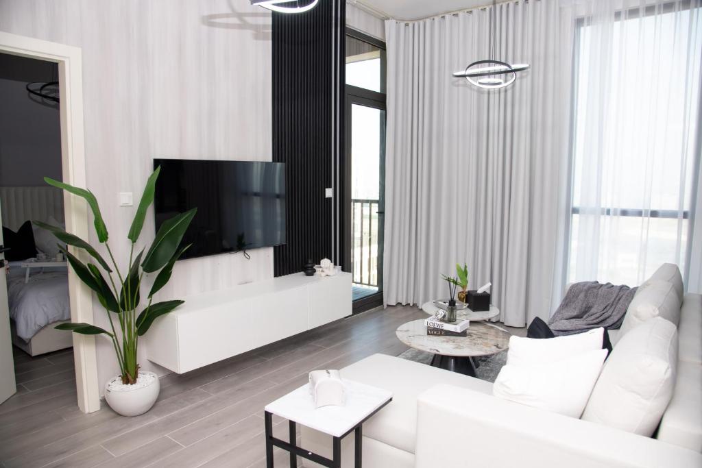 هتل تم - استنینگ آپارتمان وید سیتی ویوز این نور 3 - Tamm - Stunning Apartment With City Views in Noor 3