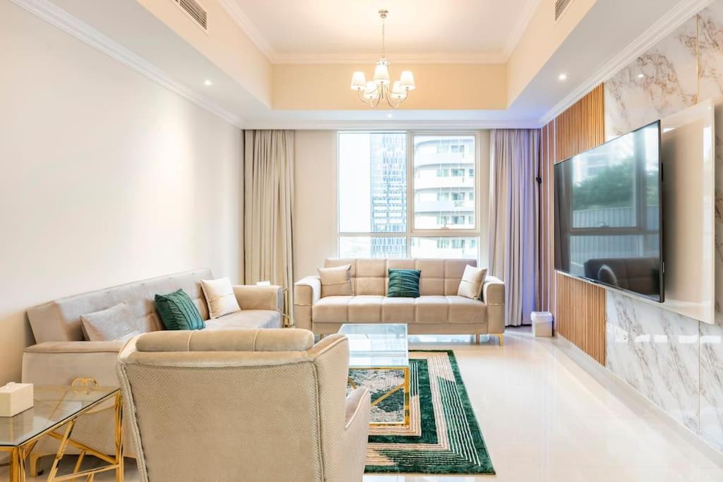 هتل لاکشری داون تاون آپت 3 مین فروم دی ام - Luxury Downtown Apt 3Min From DM