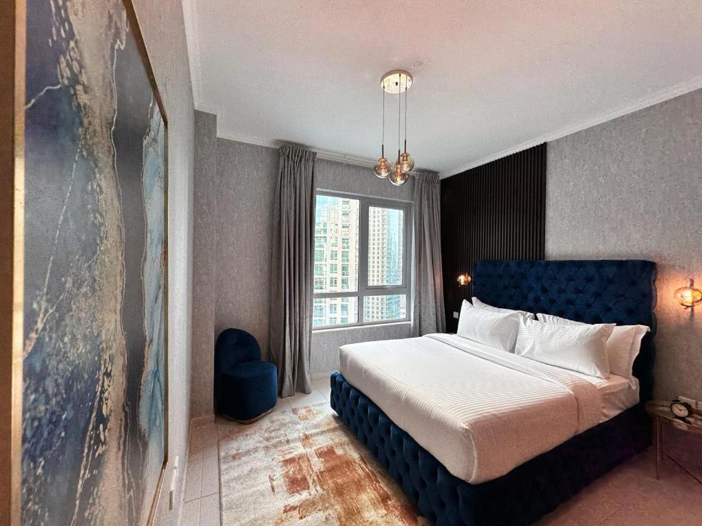هتل دورانی هومز - گراندیوس 5 بی آر بایددس دبی مال وید بورج خلیفا اند فانتین ویو - Durrani Homes - Grandiose 5BR Besides Dubai Mall with Burjkhalifa and Fountain view