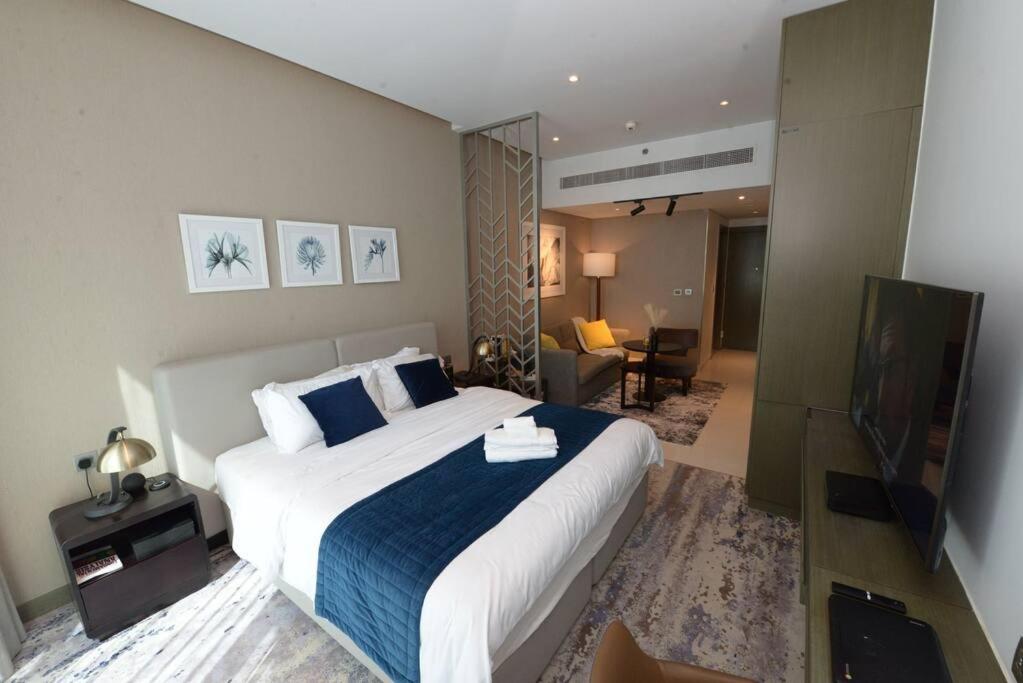 هتل لاکچری بیزنس بی استودیو ویت برتیکینگ ویوز - Luxury Business Bay Studio with breathtaking views.