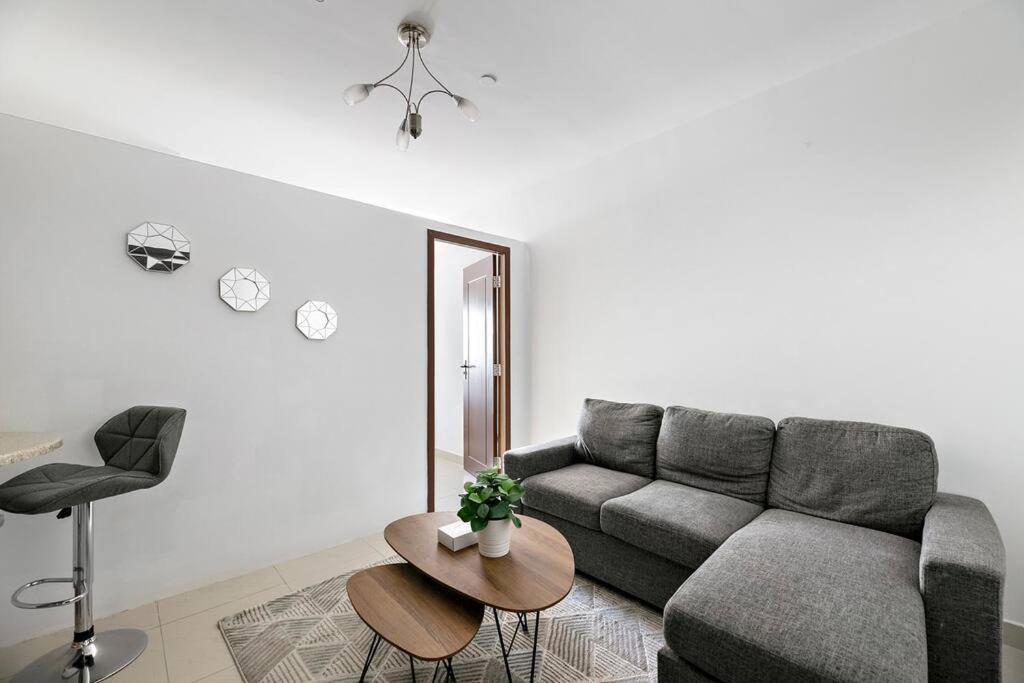 هتل استون تری - کازی فرنیشد 1 بی آر این جی ال تی - StoneTree - Cozy Furnished 1 BR in JLT
