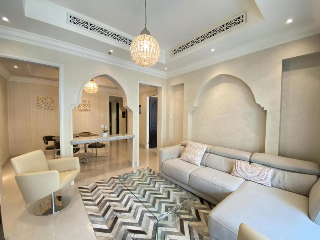 هتل لاکس بزنب I سوک ال باهار I برج خلیفه ویوز - Lux BnB I Souk Al Bahar I Burj Khalifa Views