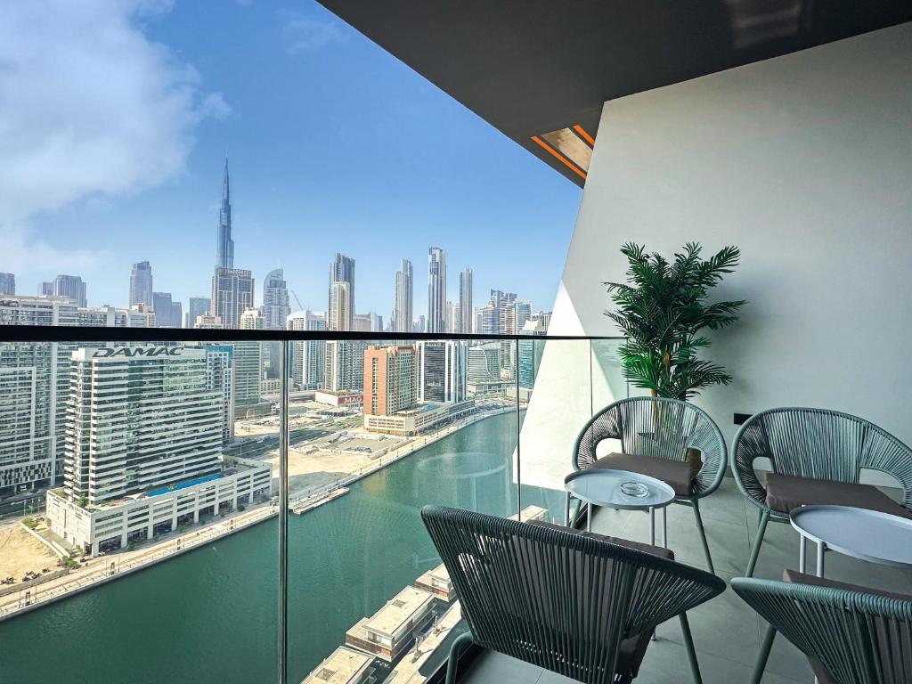 هتل تروفی - راستیک برج خلیفه ویو. - Trophy - Rustic Burj Khalifa View.