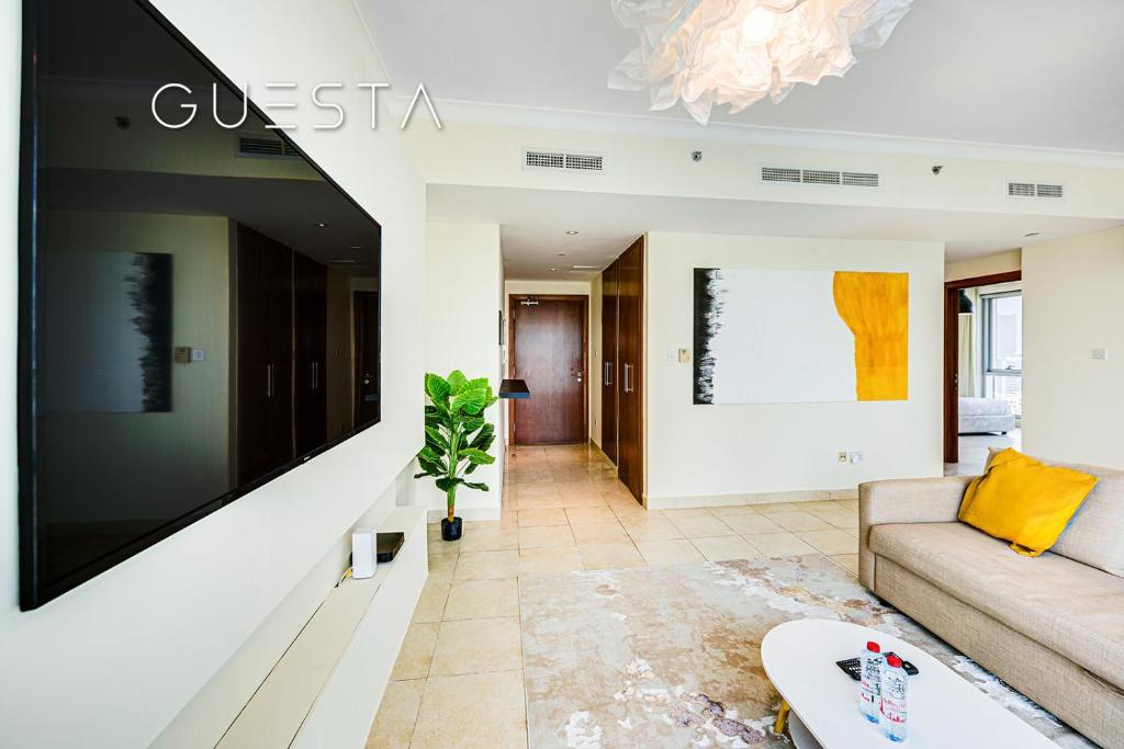 هتل فر ویس تاور بای ایمار، د ویوز اند گرینز - Fairways Tower by Emaar, The Views and Greens