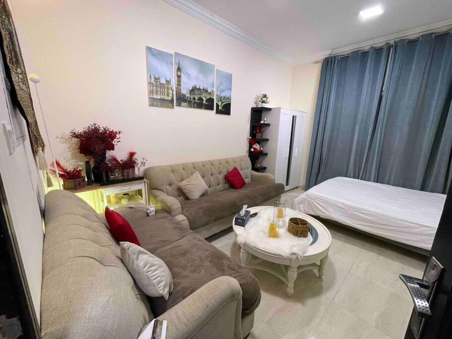هتل لاولی رنتال استودیو این شارجه نییر تو بیچ - Lovely rental studio in Sharjah near to beach