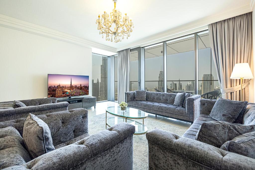 هتل 3BR+مید داون تاون کنتکتد تو دبی مال برج ویو - 3BR+Maid Downtown Connected to Dubai Mall BurjView