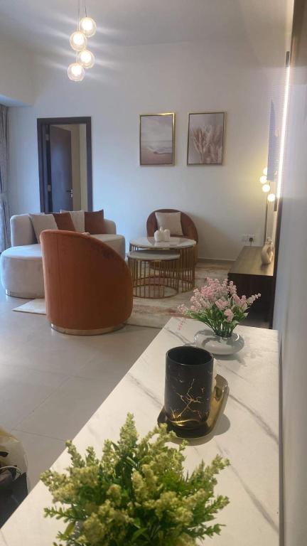 هتل لاکچری 1BHK فولی فرنیشد آویلیبل فور رنت این آل-فورجان - دبی - Luxury 1BHK fully furnished available for rent in Al-Furjan - Dubai