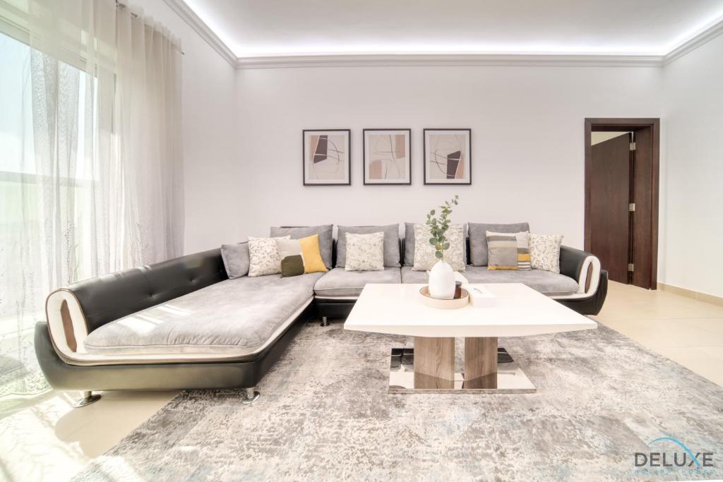 هتل ریتزی 1BR در گلوبال گلف رزیدنس 2 اسپورتس سیتی بای دلاکس هالیدی هومز - Ritzy 1BR at Global Golf Residence 2 Sports City by Deluxe Holiday Homes