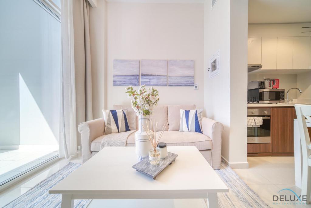 هتل کانتمپرری 1BR ات ورا تاور بیزنس بی بای دلاکس هالیدی هومز - Contemporary 1BR at Vera Tower Business Bay by Deluxe Holiday Homes
