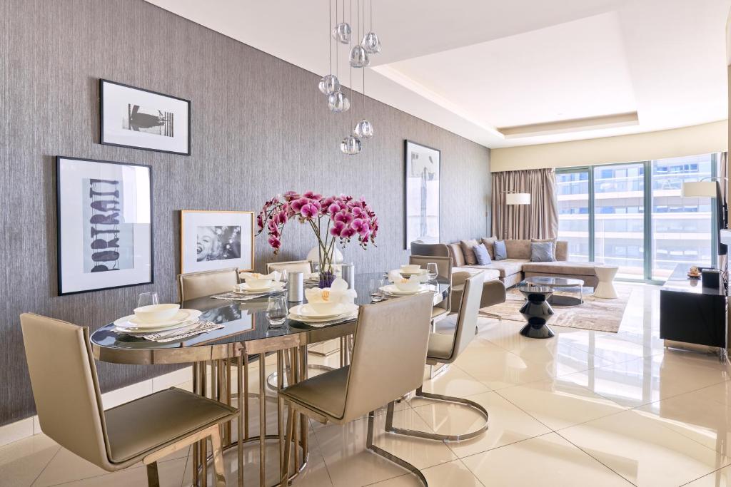 هتل آلیوینگ سوپریور 3 بی آر پارامونت تاورز بیزنس بی -6104 - Aliving Superior 3BR Paramount Towers Business Bay -6104