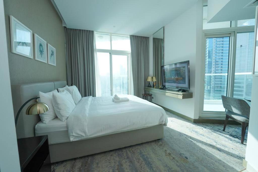 هتل هیوج استودیو این داون تاون دبی، سیکس مینتس تو دبی مالز - Huge Studio In Downtown Dubai, Six Minutes to Dubai Malls