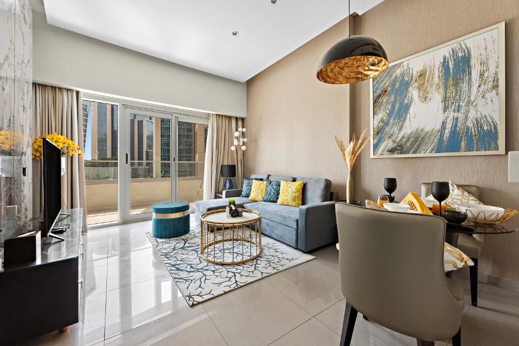 هتل لاکس 1 بی آر اسلیپس 4، نییر برج خلیفه اند دبی مال وید پول اند فری پارکینگ - Luxe 1BR sleeps 4, Near Burj Khalifa and Dubai Mall with Pool and free Parking