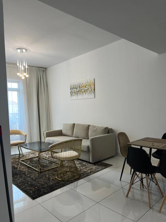 هتل وان bed این پلازو هایتز جی وی سی دبی - One bed in Plazzo Heights JVC Dubai