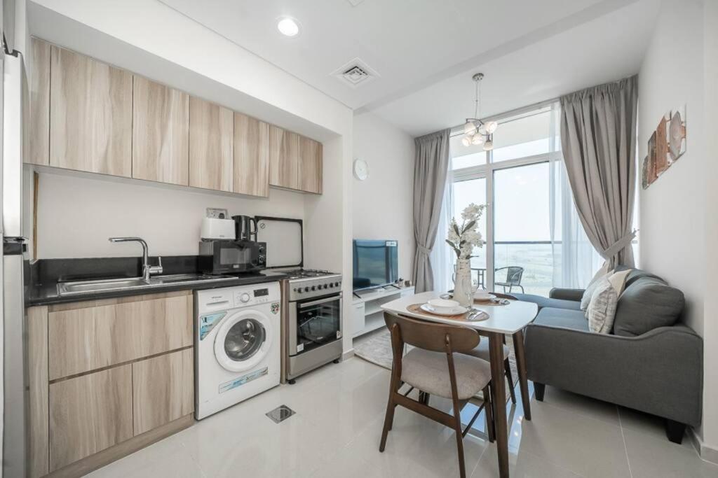 هتل استون تری - کازى 1بی آر ویت اسپیشس بالکنی در گلف ویتا ای - StoneTree - Cozy 1BR with spacious balcony in Golf Vita A