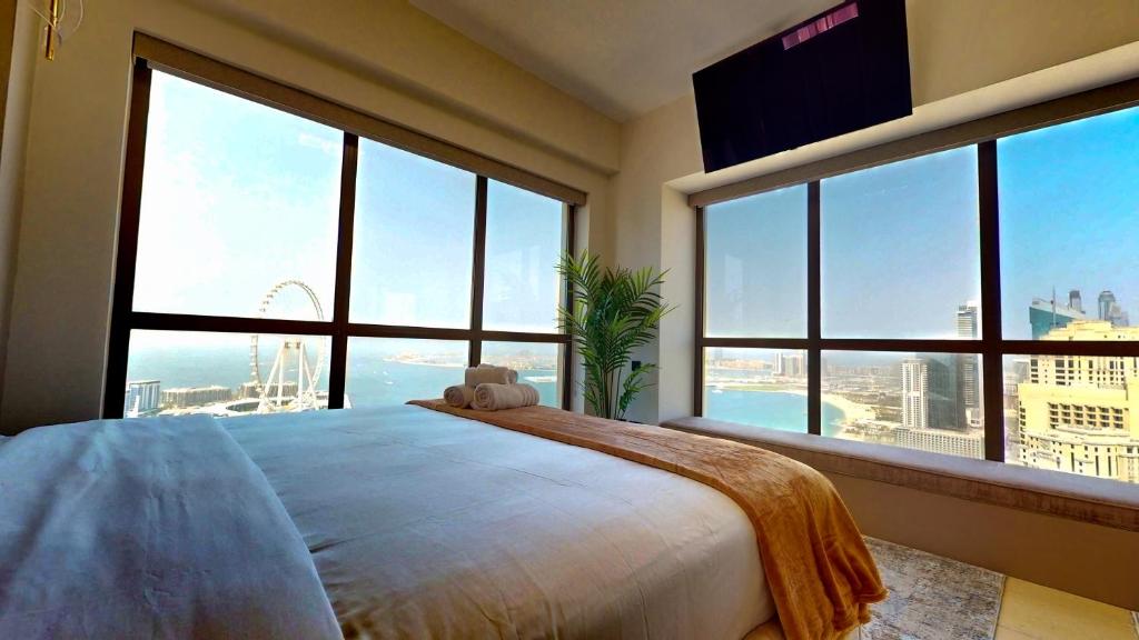هتل امِیزینگ ویوز دبی آی اند پالم - Amazing views Dubai eye & Palm