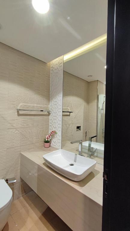 هتل دبی جی وی سی - چارمین فرنیشد آپارتمنت وید ویو - Dubai JVC - Charming Furnished Apartment With View