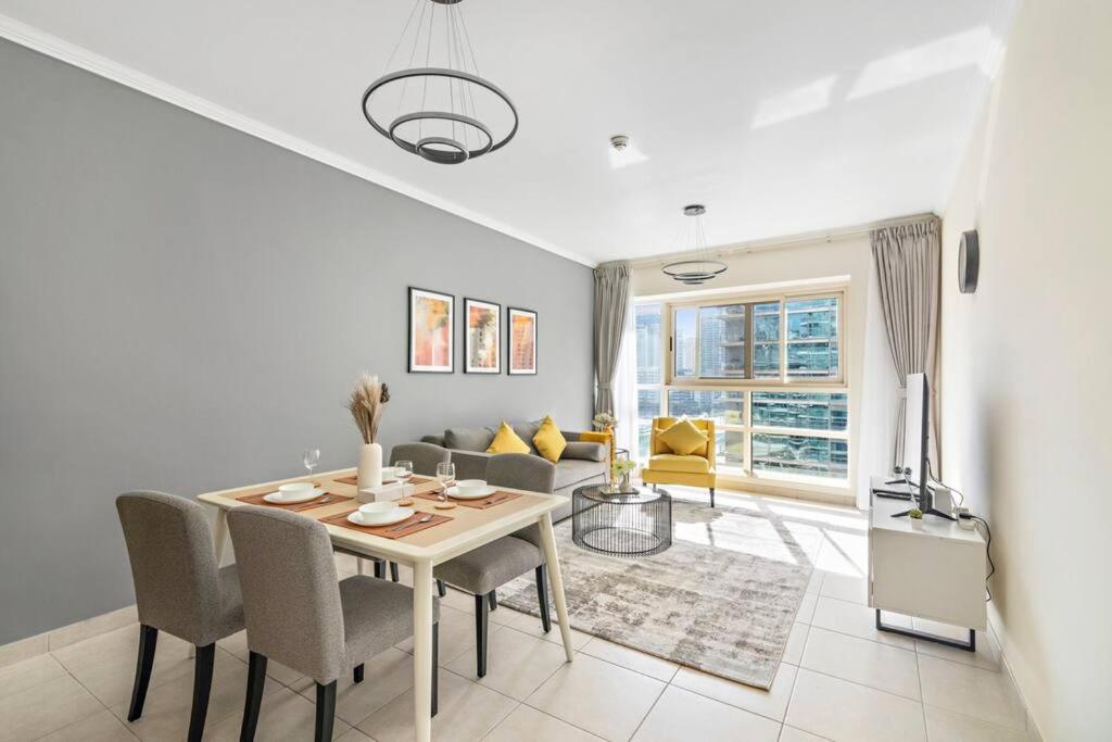 هتل استون تری - الیگنت 1 بی آر وید پارشیال ویو آف کانال - StoneTree - Elegant 1 BR with partial view of canal