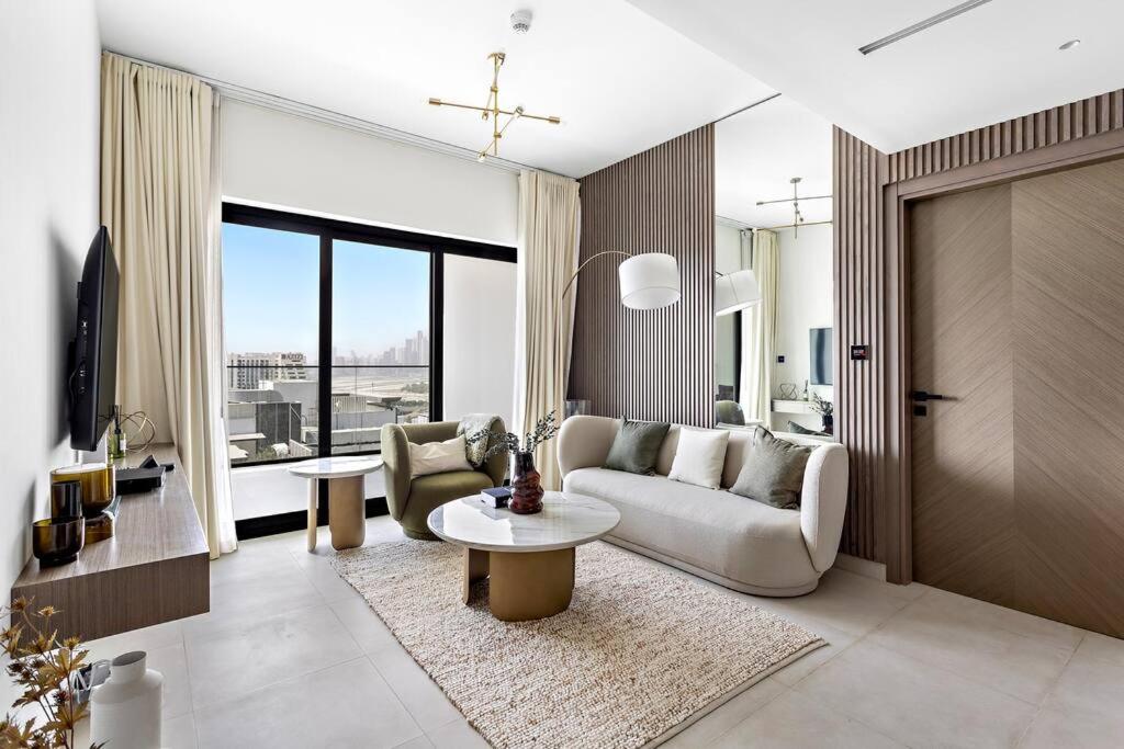 هتل استنینگ 2 بی آر آپت بینگاتی کریک - Stunning 2BR APT Binghatti Creek