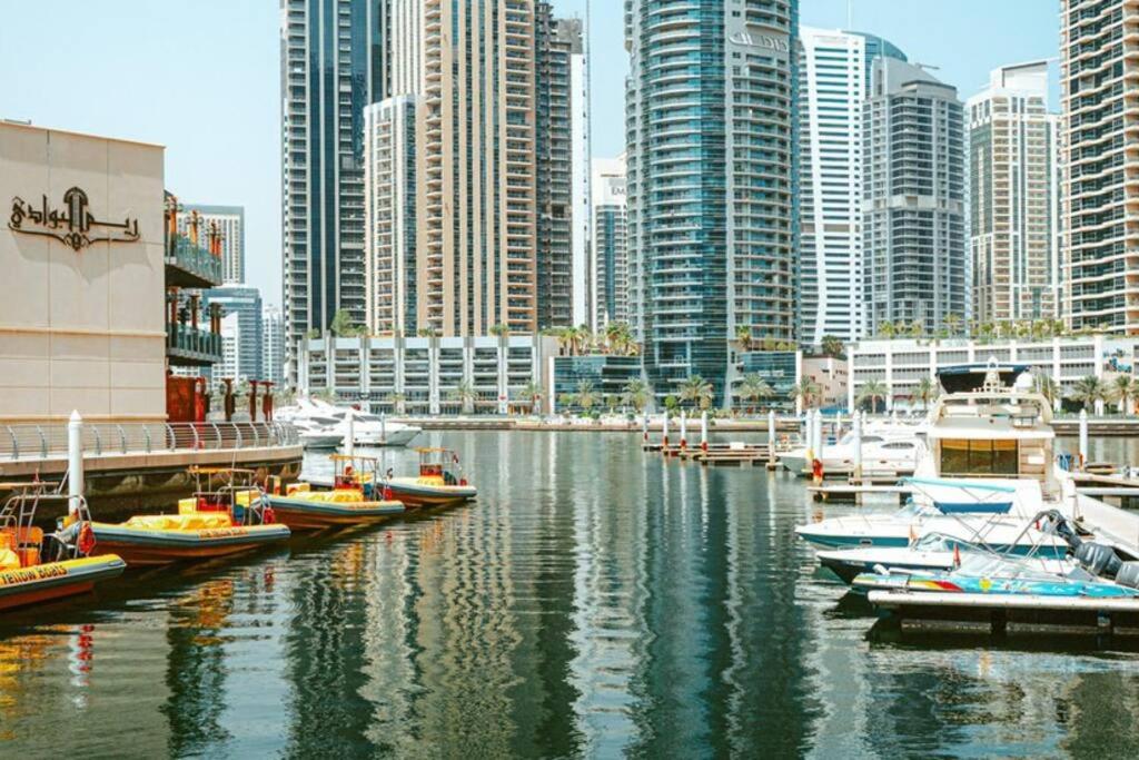 هتل الترا لاکچریس 1 بی اچ کی آپارتمان مارینا دبی 28ام فلور - اسکان تاور - Ultra Luxurious 1 BHK Apartment Marina Dubai 28th Floor - Escan Tower