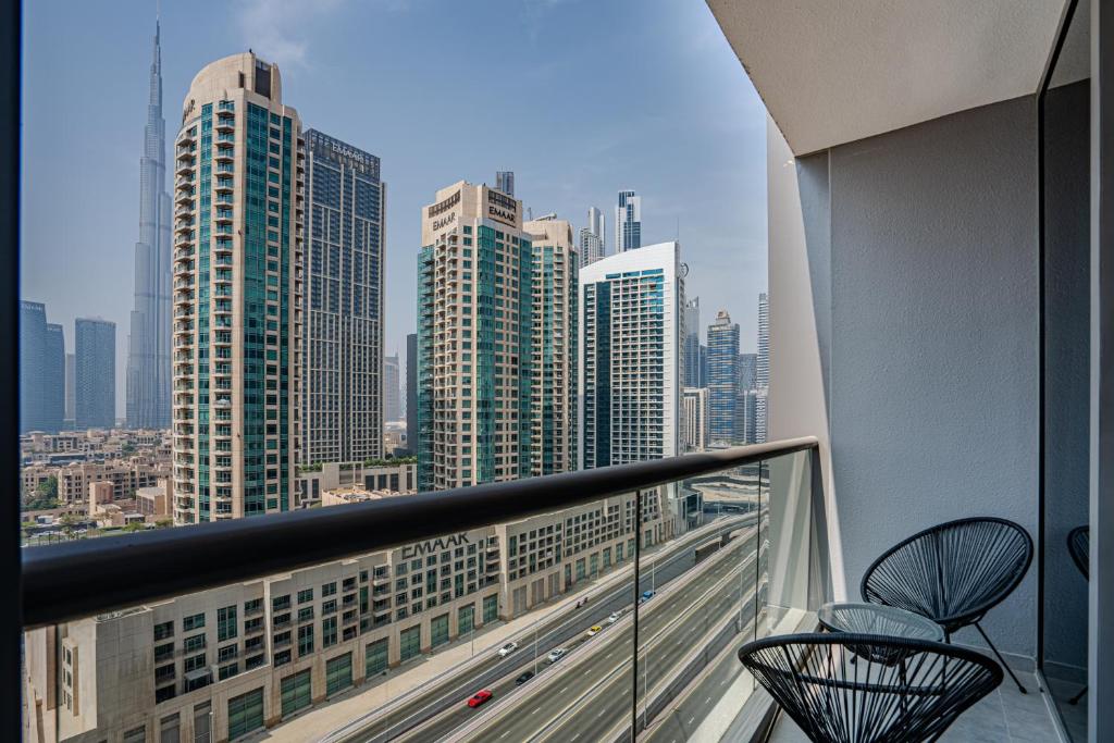 هتل #۴۳ اسپیشس ۱ بی آر آپارتمان این بیزنس بی دبی استرلینگ - #43 Spacious 1BR Apartment in Business Bay Dubai Sterling