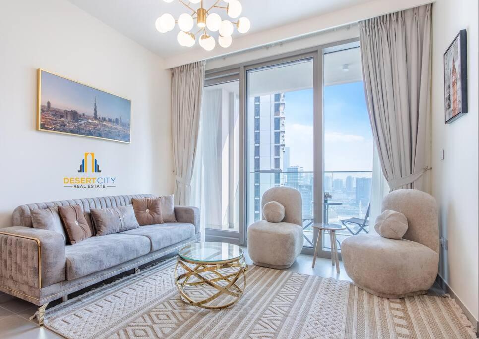 هتل فولی فرنیشد 1 بد این داون تاون دوبی، هاستد بای دزرت سیتی استیی - Fully Furnished 1 Bed in Downtown Dubai, Hosted by Desert City Stays