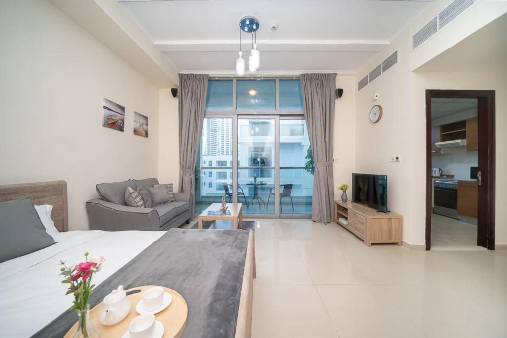 هتل استون تری - دک تاورز استودیو - نییر مارینا واک - StoneTree - DEC Towers Studio - Near Marina Walk